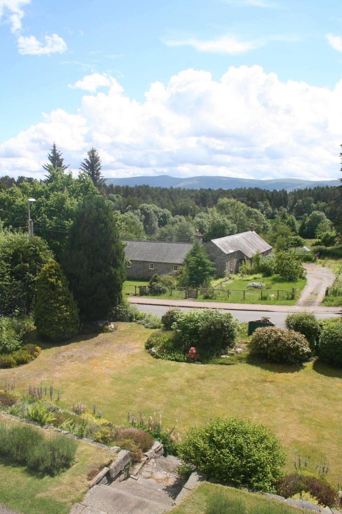 Rossmor Bed & Breakfast Grantown-on-Spey Exteriör bild