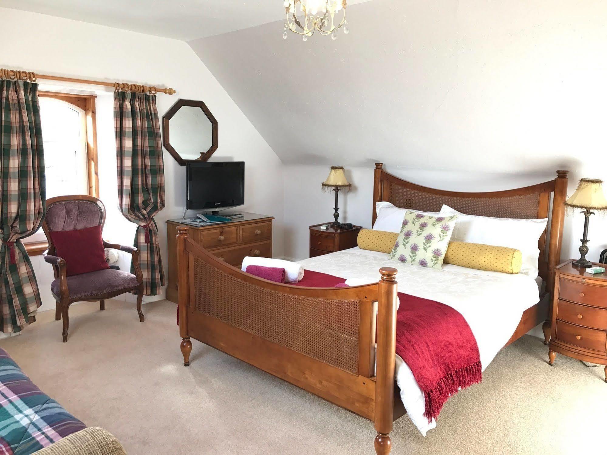 Rossmor Bed & Breakfast Grantown-on-Spey Exteriör bild