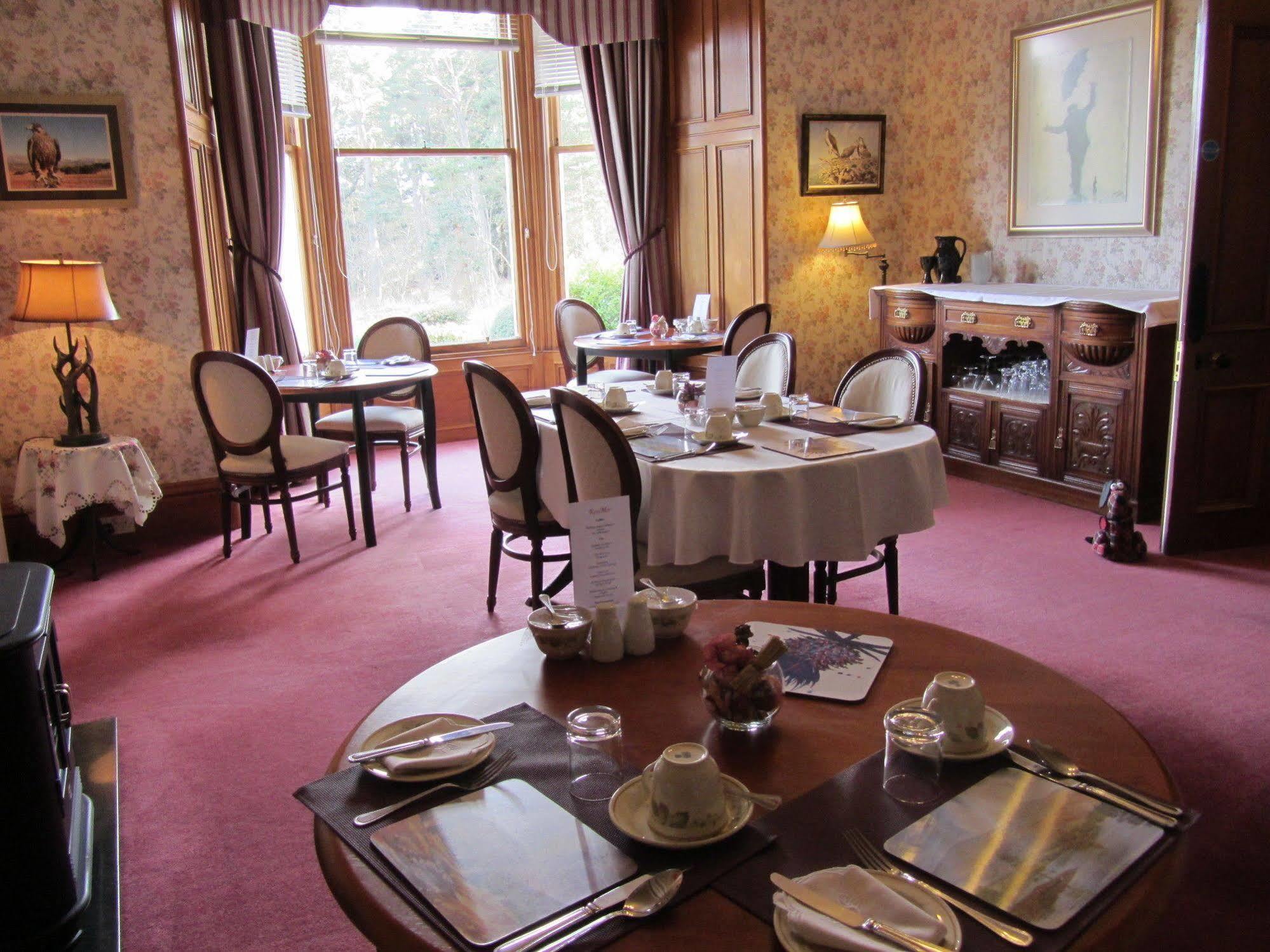 Rossmor Bed & Breakfast Grantown-on-Spey Exteriör bild